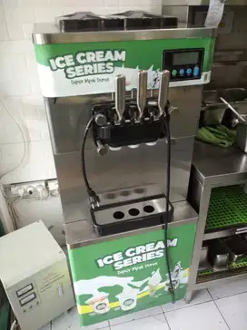 MESIN SOFT ICE CREAM WIR825F