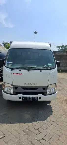 Isuzu traga box