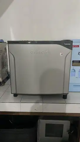 Kulkas Mini Toshiba Glacio