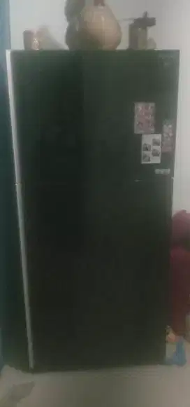 Kulkas 2 pintu merek SHARP