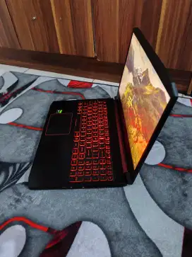Acer nitro 5 Core i7 9750H , ram 8 gb SSD 512GB GTX 1650