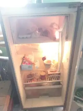 Kulkas 1 pntu dngin beku lengkap free lalamove