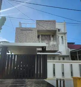 Dijual Rumah Makassar sekitar Jalan Metro Tanjung Bunga
