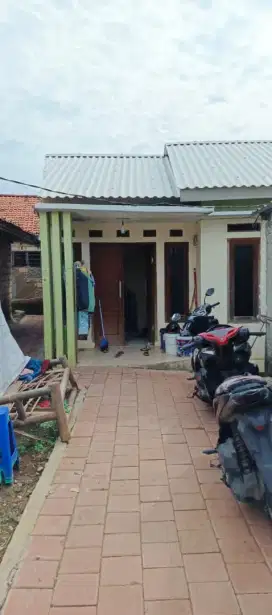 Sale Rumah + 3 Pintu kontrakan