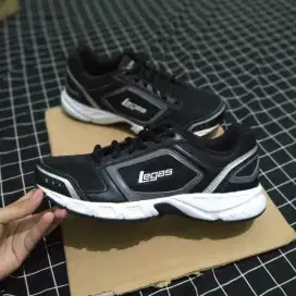 Sepatu Running Legas Ori sz 42 Sepatu Voli Sepatu Olahraga League Lari