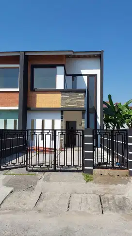 Rumah 2lantai siap huni,desain mezzanine,akses mudah