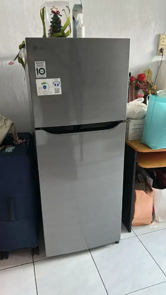 Kulkas LG pemakaian 3 bulan, LIKE NEW !!