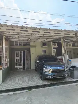 Dikontrakan / Disewakan rumah Cluster di mutiara gading city