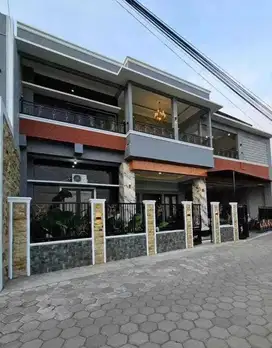 Rumah mewah plus kolam renang pribadi bagus dan siap huni