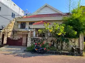 24. DIJUAL RUMAH SIMPANG DARMO PERMAI UTARA SURABAYA