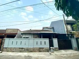 Rumah 2 lantai bebas banjir 5 menit ke tol JORR dekat ke stasiun