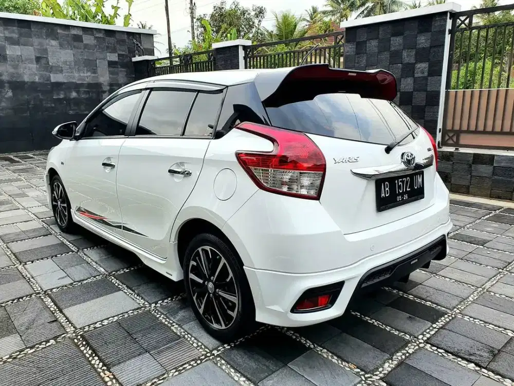 Toyota Yaris TRD Sportivo 2017 A/T Putih - Plat AB