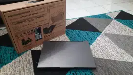 Asus  FA507RE
Ryzen 7 6800H, SSD 1 TB ,RTX 3050 Ti ,layar 144hz