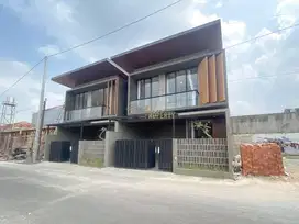RUMAH 2 LANTAI, FULL FURNISHED, 7 MENIT DARI TUGU JOGJA