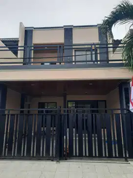 Dijual rumah baru 2 lt di Regency Melati Mas, Serpong