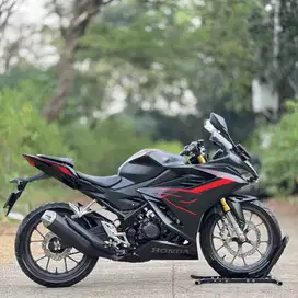 HONDA NEW CBR150R HITAM 2022 KM 10K PAJAK PANJANG SUPER GRESS