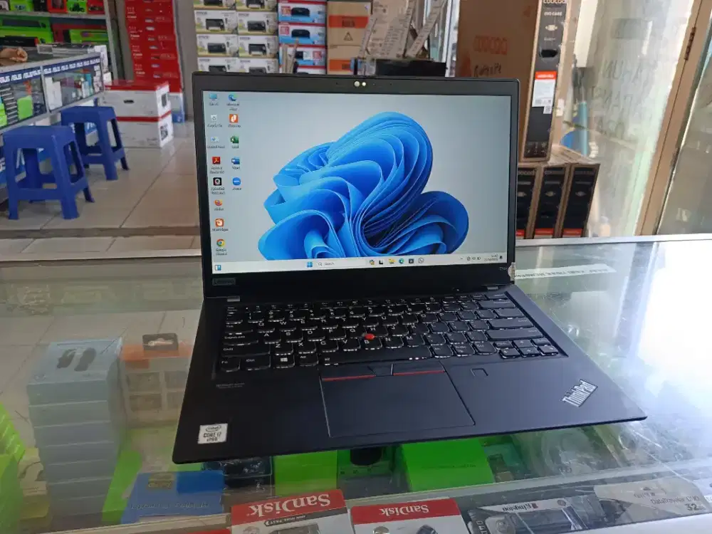 Laptop Lenovo Thinkpad i7 Gen10 Ram 8Gb SSD 256Gb Garansi 6bln
