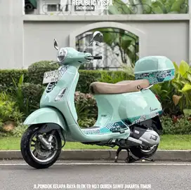 Piaggio Vespa LX 125 IGET Batik Series Th 2023 Perfect Condition