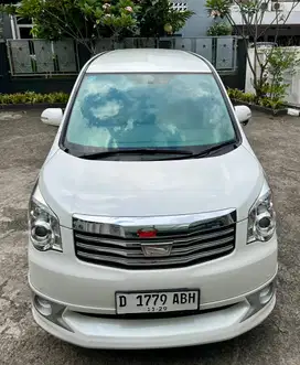 Toyota Nav1 2013 Bensin