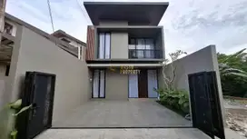 RUMAH BARU 2 LANTAI FULL FURNISHED STRATEGIS DI CONDONGCATUR