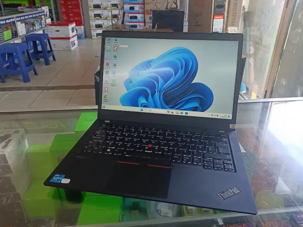 Laptop Lenovo Thinkpad i5 Gen11 Ram 16Gb SSD 256Gb Garansi 6Bln