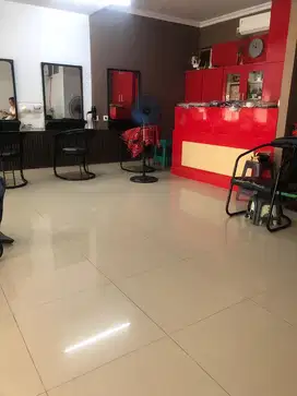 Menerima karyawan pengalaman salon