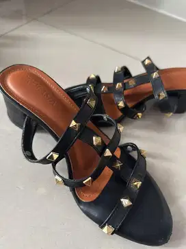 Hils 2cm lucu black