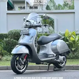 Piaggio Vespa GTS 150 3VIE WARNA ABU-ABU TAHUN 2014 PERFECT CONDITION