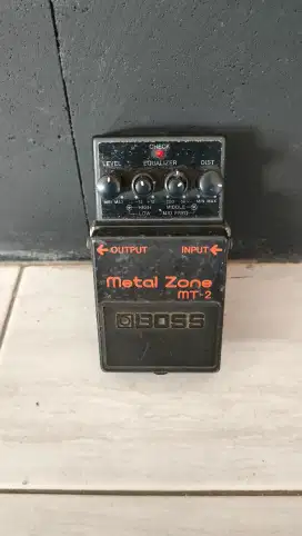 Efek Gitar Boss MT2