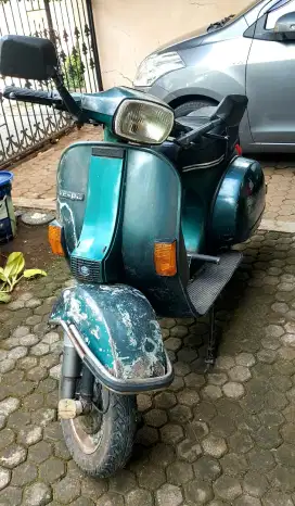 Vespa Exclusive 1996 Full Paper Plat B