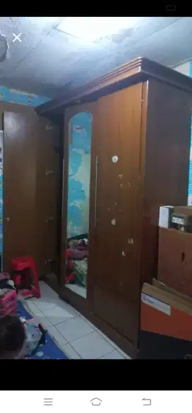 Lemari apartemen 3 pintu bongkar pasang
