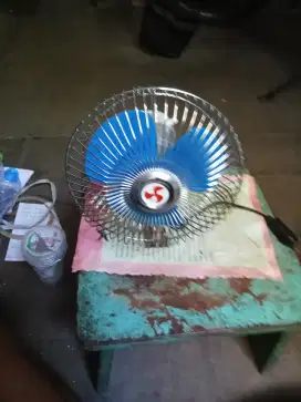 Kipas angin mobil 12 volt 21 Watt bekas seperti baru