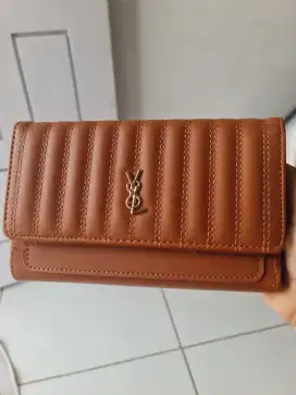 Tas salempang wanita