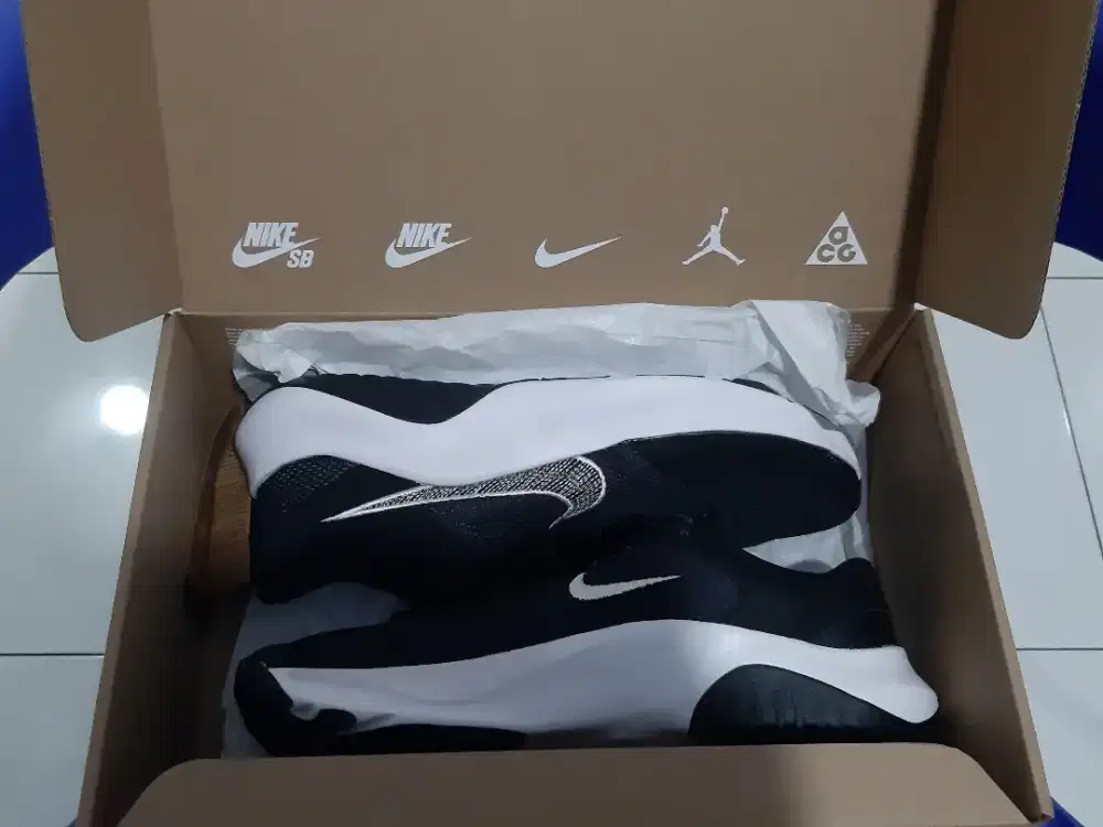 Sepatu Nike Legend Essential 3 Black Size 43 Brand New Original Baru