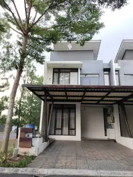 Dijual rumah siap huni di metland transyogi