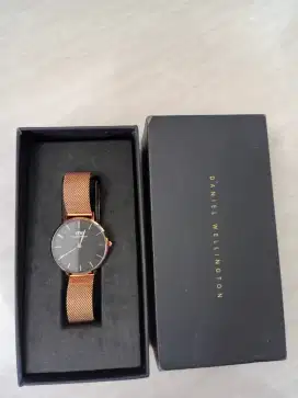 Jam tangan wanita
