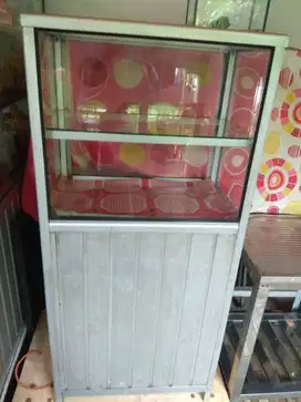 etalase makanan + tempat cuci piring