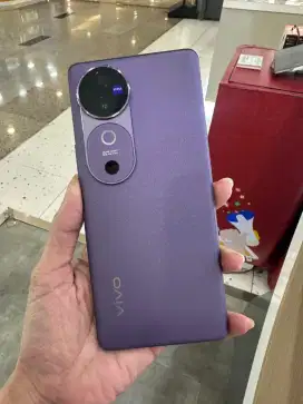 Vivo v40 12/256gb
