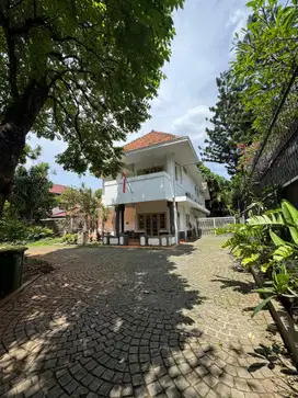 Dijual Rumah 2 Lantai Hanya Hitung Tanah Saja Golongan B Area Menteng