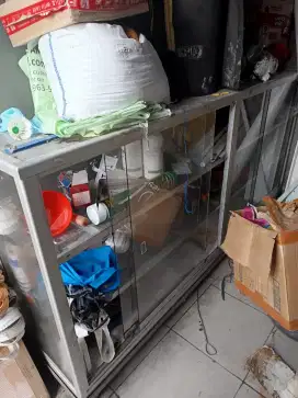 Etalase 2m murah 1,2jt saja ,ga jadi pake dari baru