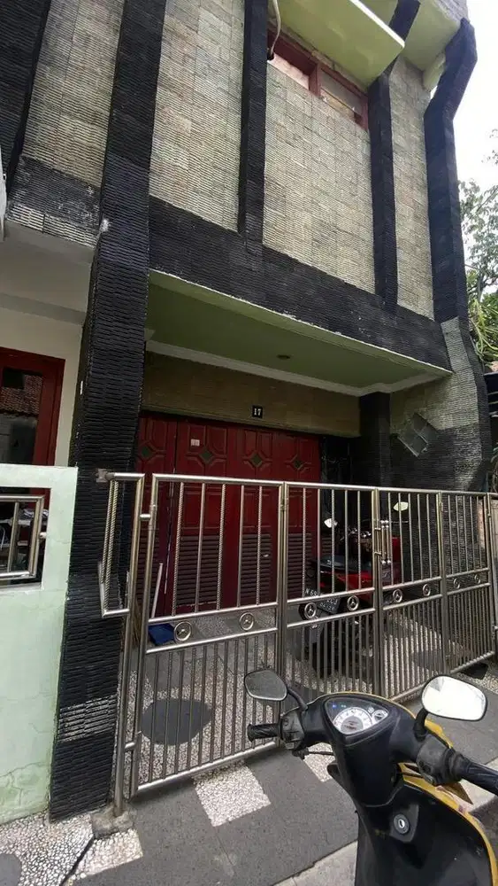 Jual Rumah 3 Lantai Jambangan Tama Asri LT 105