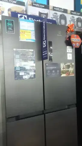KULKAS ELECTROLUX REFRIGERATOR