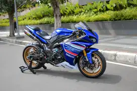 YAMAHA R1 TH 2010 FULL PAPER IU