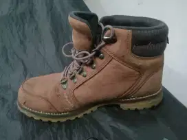 mangga layak pake size 39 luar ..merk eiger