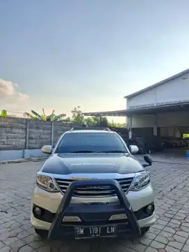 Fortuner 2013 V (4×4) bensin matic