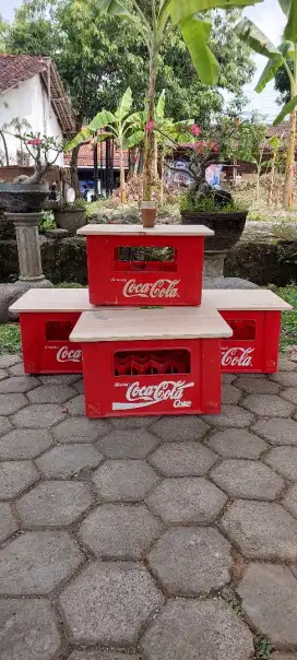 Meja cafe estetik