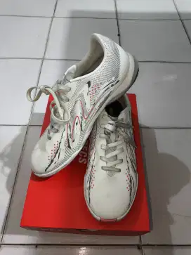 Dijual sepatu futsal specs speed blaze 4 in size 41