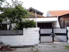 Rumah Daerah Bratang Gede Surabaya