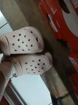 Crocs original warna pink
