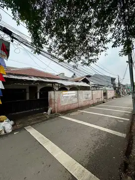 Dijual Harga dibawah NJOP Rumah Tua hitung tanah di Kebon Baru Tebet